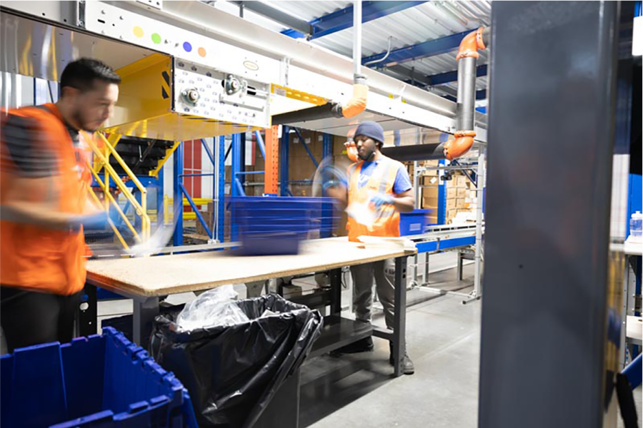 warehousing & distribution assembly line workers